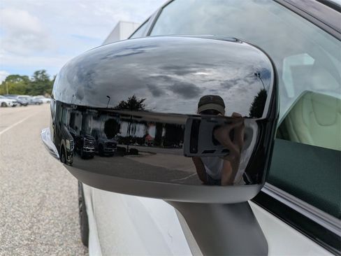 New 2026 Volvo XC60 B5 Ultra w/ Protection Package Premier image 12