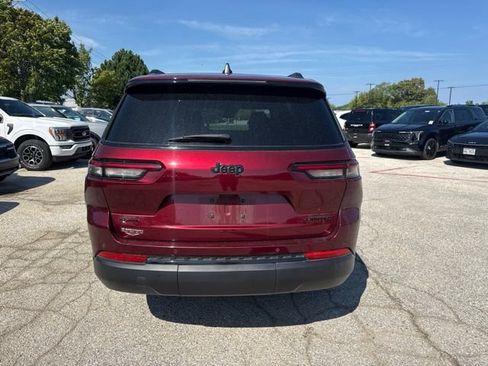 Used 2024 Jeep Grand Cherokee L Limited w/ Black Appearance Package AWD/4WD image 6