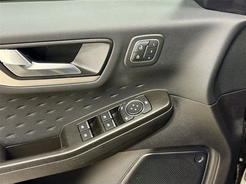 Used 2020 Ford Escape SEL image 18