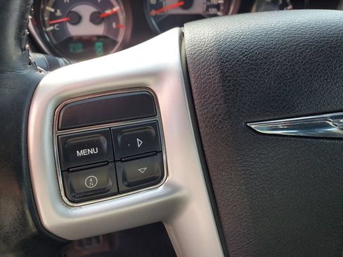 Used 2013 Chrysler 200 Limited FWD image 11