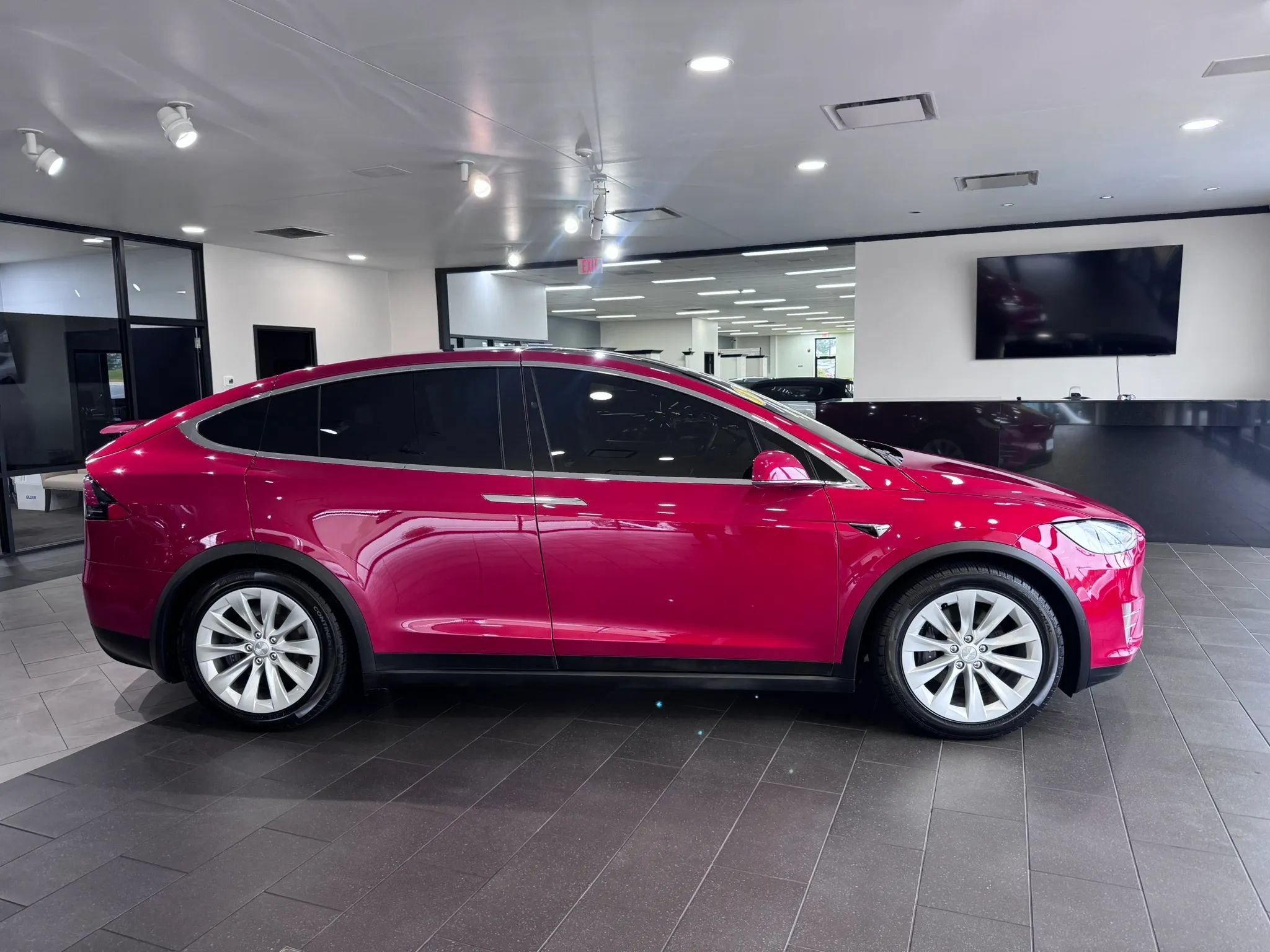 Used 2017 Tesla Model X 90D AWD/4WD image 4