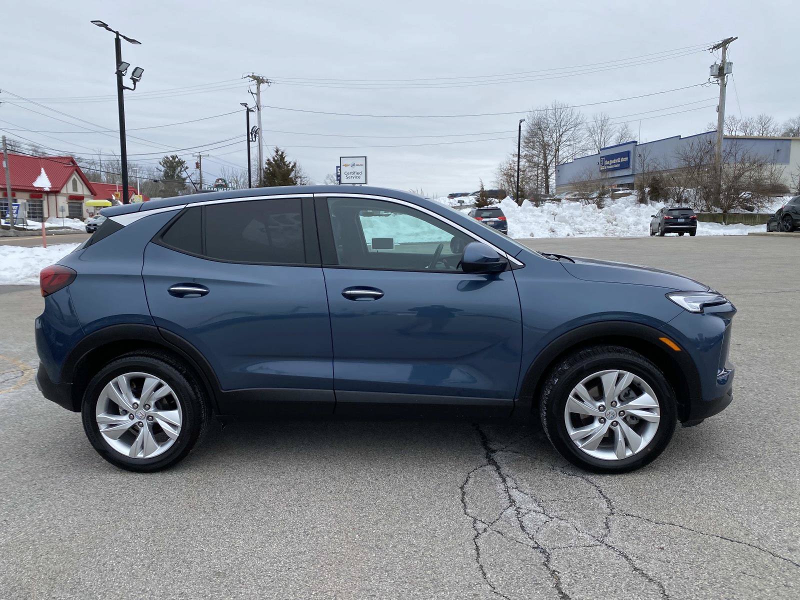 Used 2025 Buick Encore GX Preferred AWD/4WD image 8