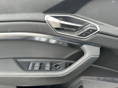 Used 2019 Audi e-tron Premium Plus w/ Cold Weather Package image 12