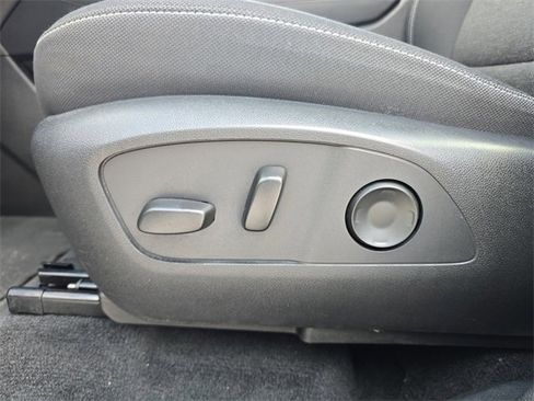 Used 2024 Chevrolet Traverse LT image 17