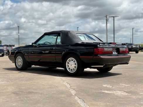 Used 1988 Ford Mustang LX image 11