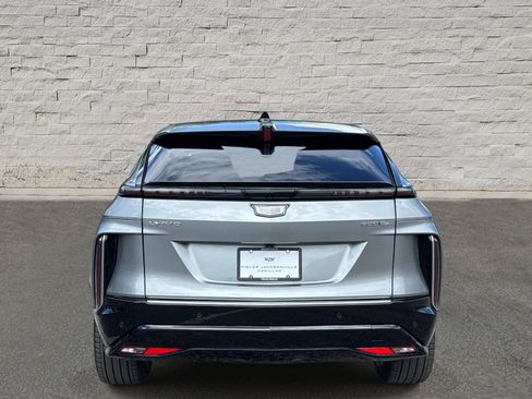 Used 2025 Cadillac Lyriq Luxury w/ LPO, Floor Liner Package AWD/4WD image 4