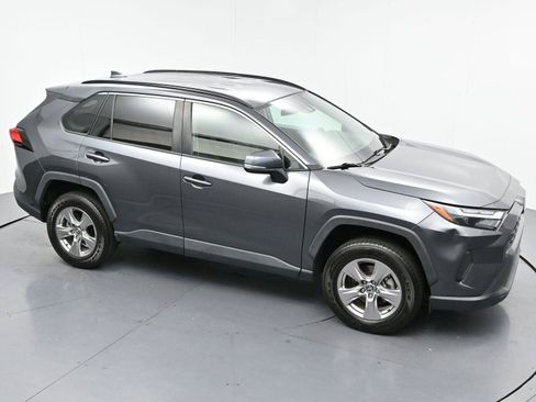 Used 2022 Toyota RAV4 XLE AWD/4WD image 35
