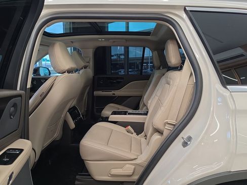 Used 2024 Lincoln Aviator Reserve w/ Equipment Group 201A RWD image 34