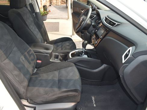 Used 2015 Nissan Rogue SV w/ SV Premium Package AWD/4WD image 30
