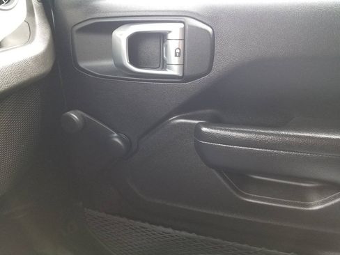 Used 2024 Jeep Wrangler Sport AWD/4WD image 26