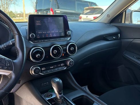 Used 2021 Nissan Sentra SV image 6