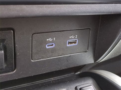 Used 2021 Nissan Titan SV w/ SV Convenience Package image 22