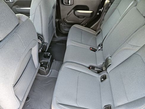 New 2025 Jeep Gladiator Sport AWD/4WD image 23