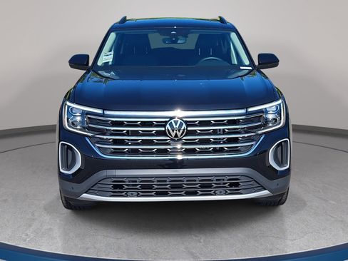 Used 2026 Volkswagen Atlas SE FWD image 2