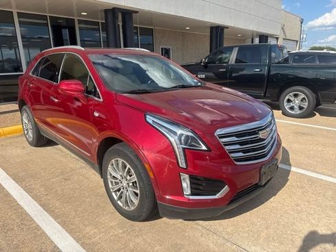 Used 2019 Cadillac XT5 Luxury FWD image 1