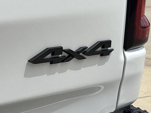 New 2026 RAM 1500 Big Horn AWD/4WD image 9