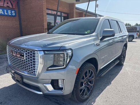 Used 2024 GMC Yukon Denali w/ Advanced Technology Package AWD/4WD image 2