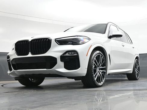 Used 2021 BMW X5 xDrive40i w/ M Sport Package AWD/4WD image 24