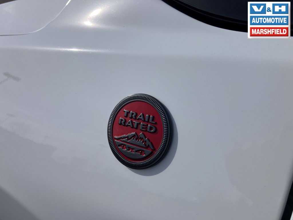 Used 2025 Jeep Compass Trailhawk AWD/4WD image 23