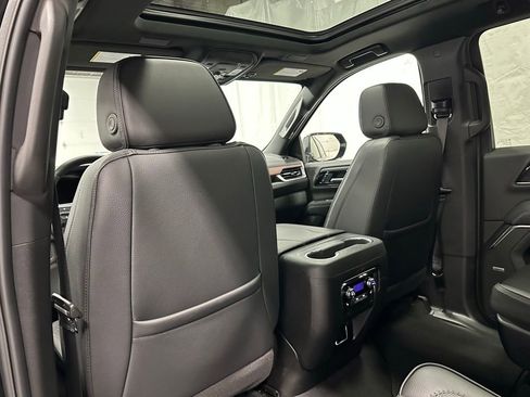 Used 2025 GMC Yukon XL Denali w/ Sun & Power Step Package AWD/4WD image 44