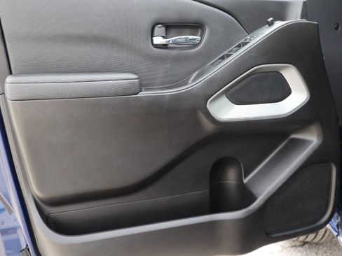 Used 2022 Nissan Frontier SV image 12