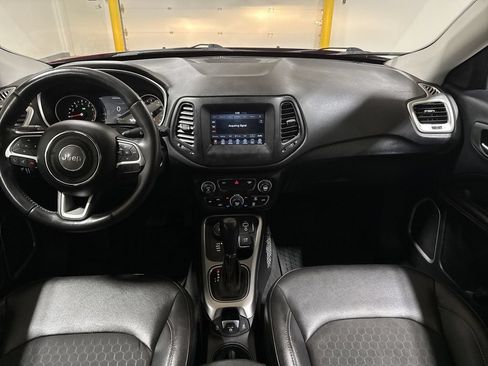 Used 2018 Jeep Compass Latitude w/ Popular Equipment Group AWD/4WD image 10
