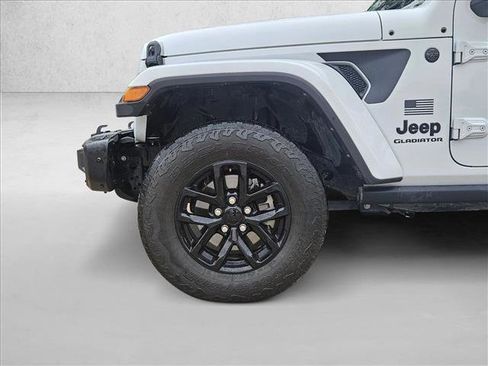 Used 2023 Jeep Gladiator Sport image 9