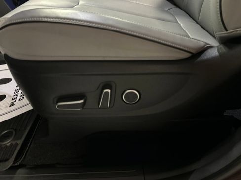 Used 2024 Hyundai Palisade SEL FWD image 11