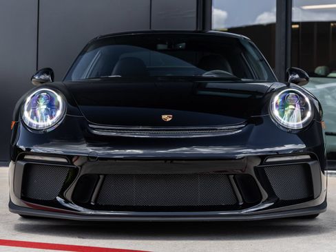 Certified 2018 Porsche 911 GT3 RWD image 9