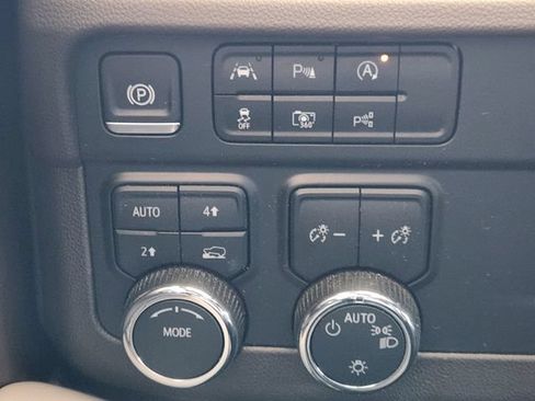Used 2025 Chevrolet Tahoe LT AWD/4WD image 20