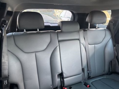 Used 2023 Hyundai Santa Fe SEL w/ Premium Package image 12