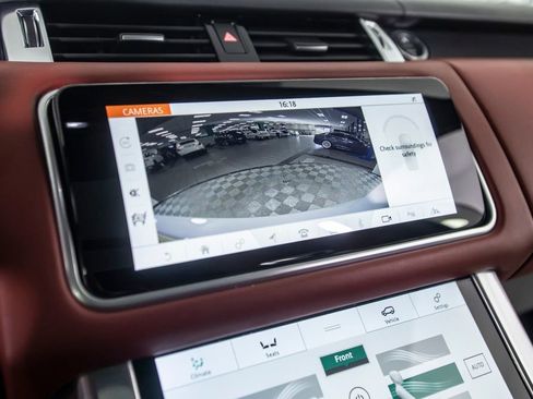 Used 2022 Land Rover Range Rover Sport SVR image 32