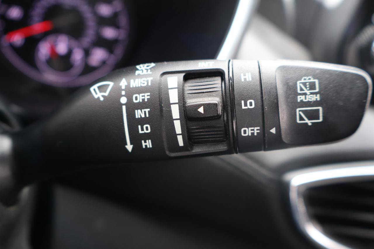 Used 2021 Hyundai Santa Fe SE AWD/4WD image 32