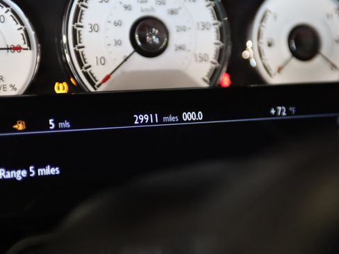Used 2018 Rolls-Royce Wraith RWD image 21