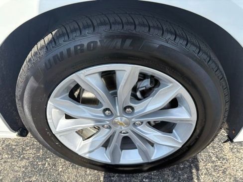 Used 2022 Chevrolet Malibu LT FWD image 19