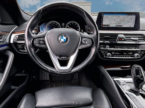 Used 2018 BMW 540i xDrive w/ Premium Package image 5