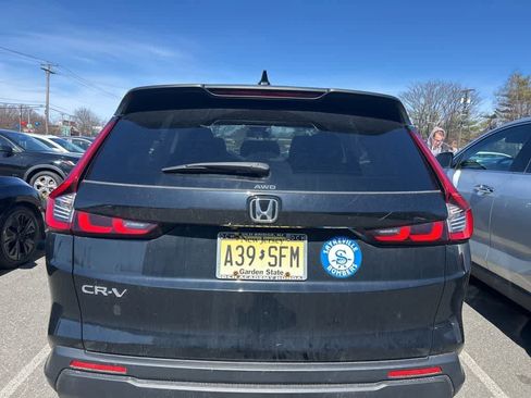 Used 2023 Honda CR-V EX image 3