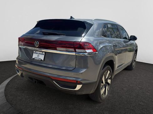 Used 2024 Volkswagen Atlas Cross Sport SE FWD image 5