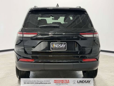 New 2025 Jeep Grand Cherokee Altitude AWD/4WD image 6