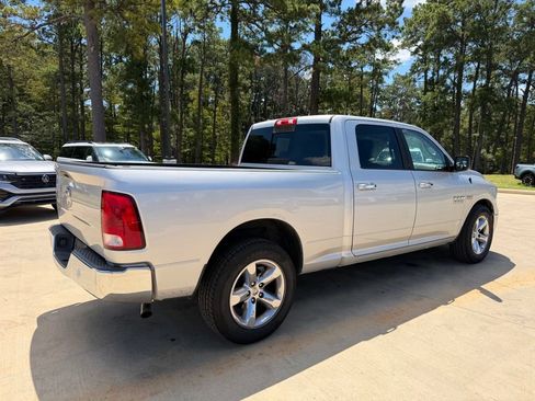 Used 2018 RAM 1500 Classic SLT RWD image 4