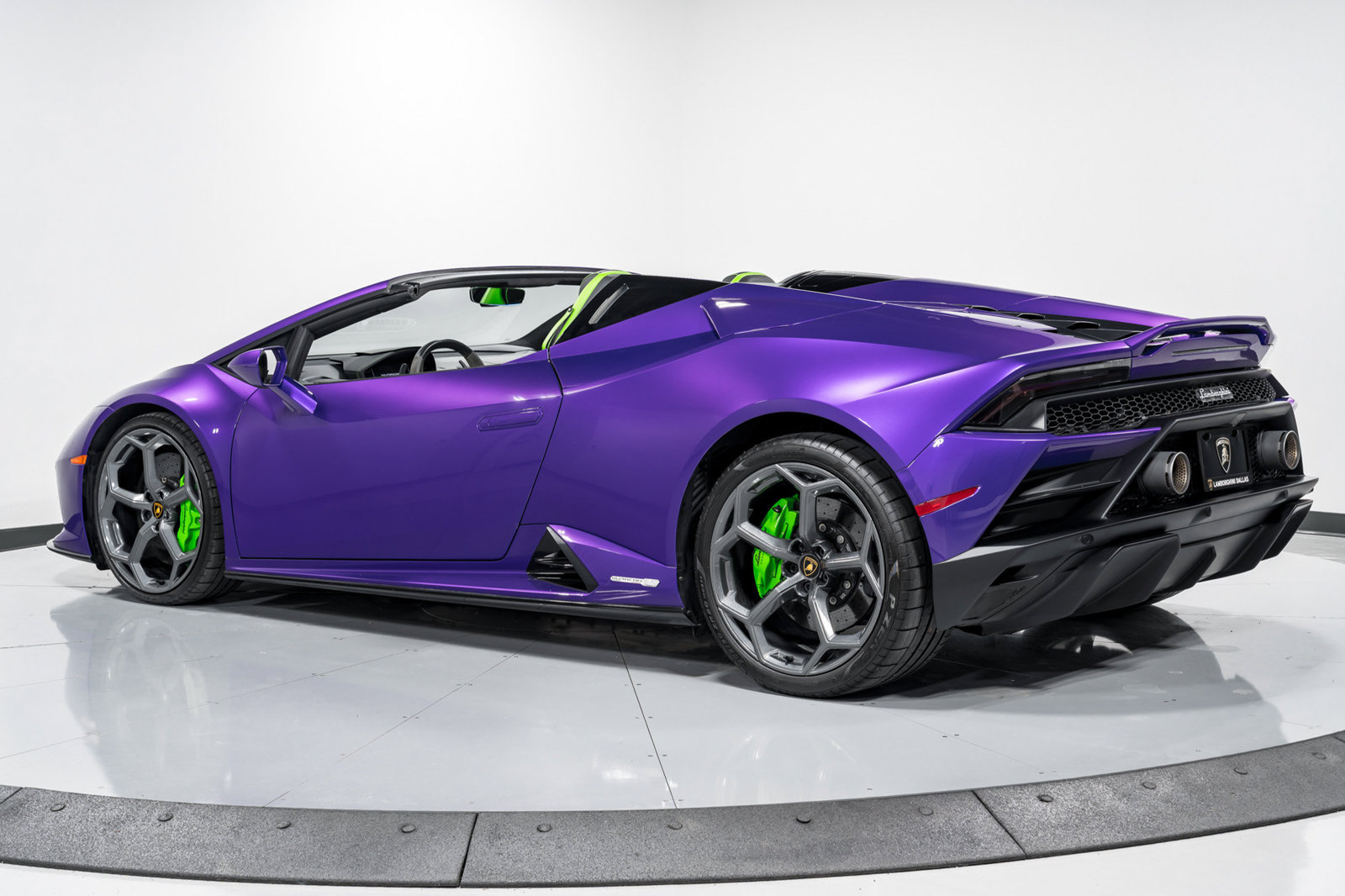 Used 2023 Lamborghini Huracan EVO RWD image 5