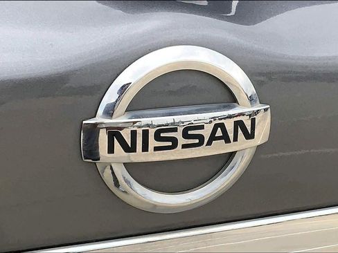 Used 2017 Nissan Pathfinder S image 29