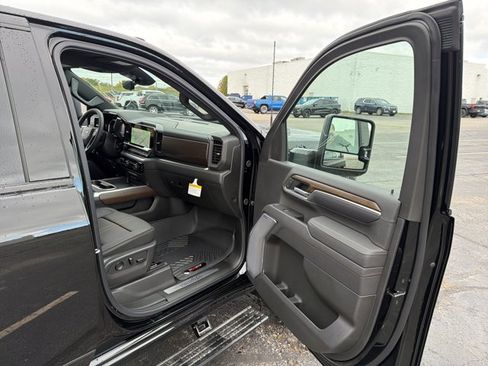 New 2026 Chevrolet Silverado 3500 High Country w/ Midnight Edition image 31