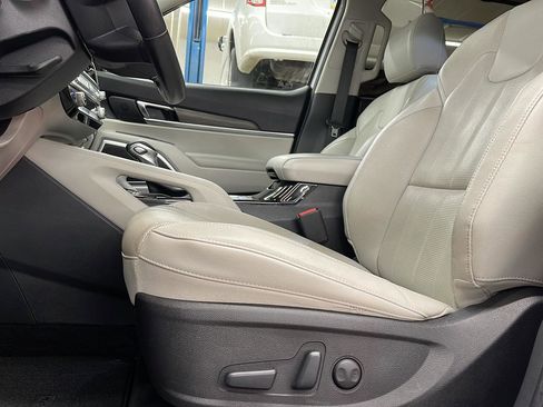 Used 2022 Kia Telluride EX w/ EX Premium Package image 11