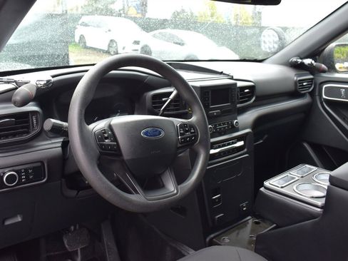 Used 2024 Ford Explorer 4WD Police Interceptor image 3