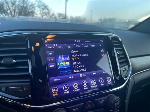 Used 2019 Jeep Grand Cherokee Limited image 18