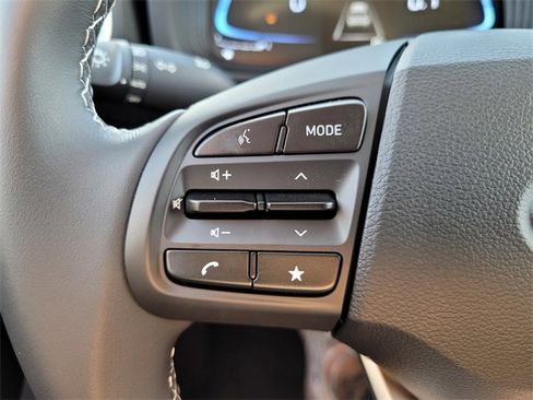 New 2025 Hyundai Venue SEL image 22