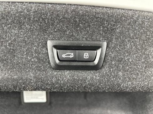 Used 2025 BMW 330i xDrive Sedan w/ Premium Package image 27