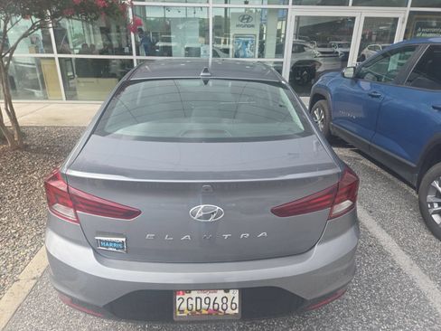 Used 2019 Hyundai Elantra Value Edition w/ Cargo Package FWD image 4