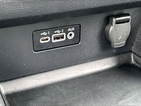 Used 2025 Nissan Altima 2.5 SV FWD image 35